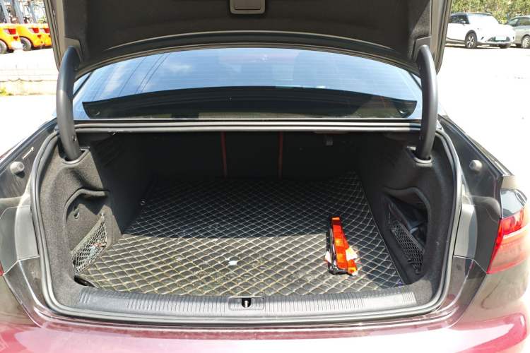 Used Audi A4L 2022 40 TFSI Luxury Dynamic Model