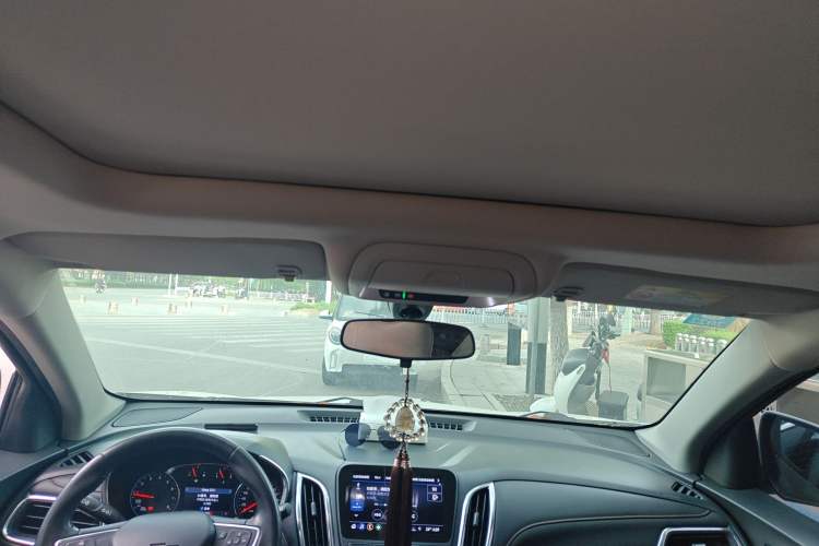 Used Chevrolet Equinox 2019 535T Automatic YuJie Edition China VI Headliner