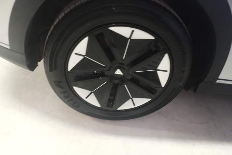 Used Deepal S07 2024 215Max Range-Extended Version