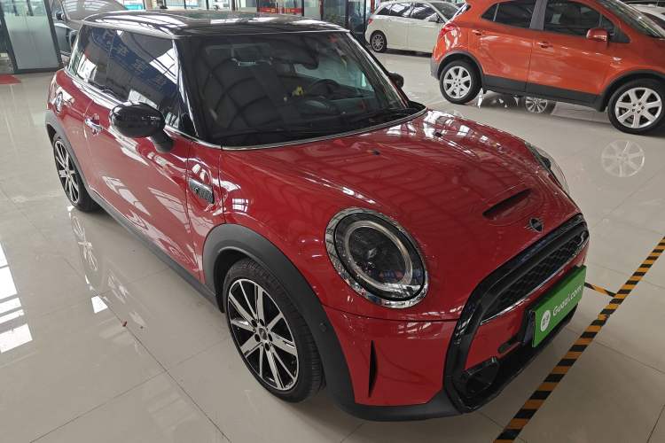 Used MINI 2022 2.0T COOPER S Classic Edition Front Right 45 Deg