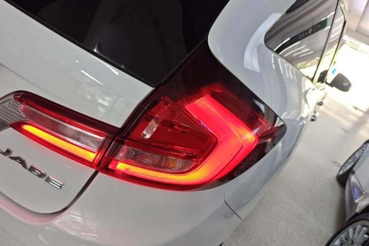 Used Honda Jade 2017 1.8L automatic Comfort version 5 seats Right Rear Taillight