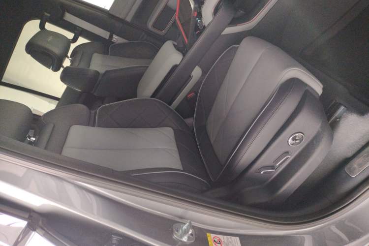 Used Formula Leopard 5 2023 Navigator Edition