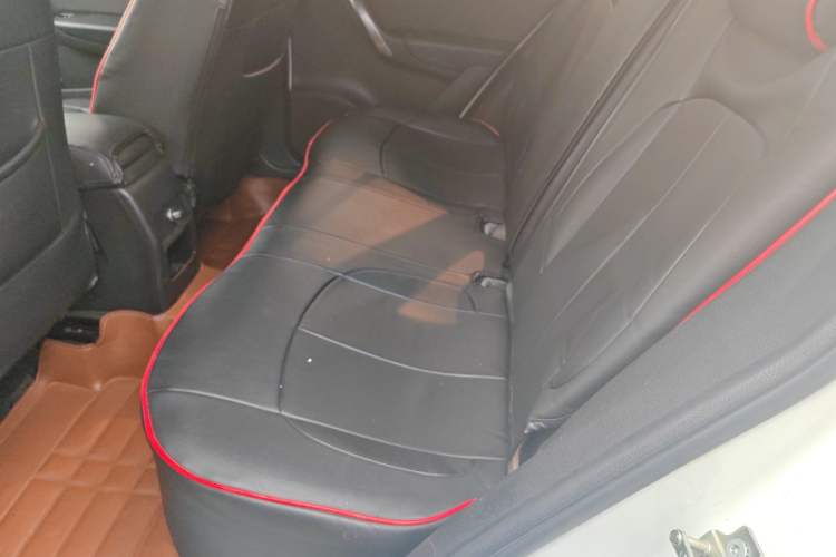 Used Brilliance V5 2014 1.5T Automatic Two-Wheel Drive Sport Model Left Rear Seat