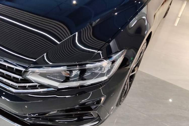 Used Volkswagen Magotan 2026 30 Million Vehicles Selected Model 380TSI DSG Luxury Edition Left Front Headlight