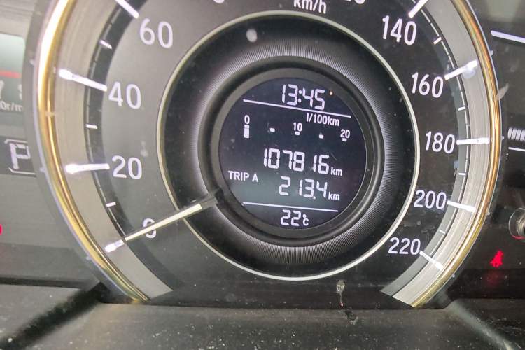 Used Honda Elysion 2016 2.4L Style Edition Odometer Close Up