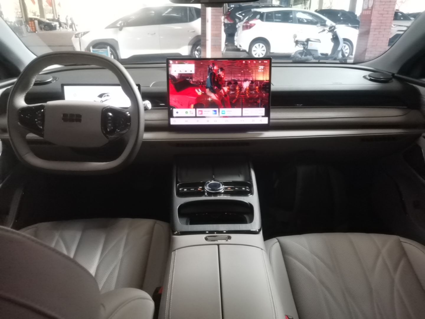 Geely Galaxy 8 2025 130km EM-i Deluxe Edition — снимка 17