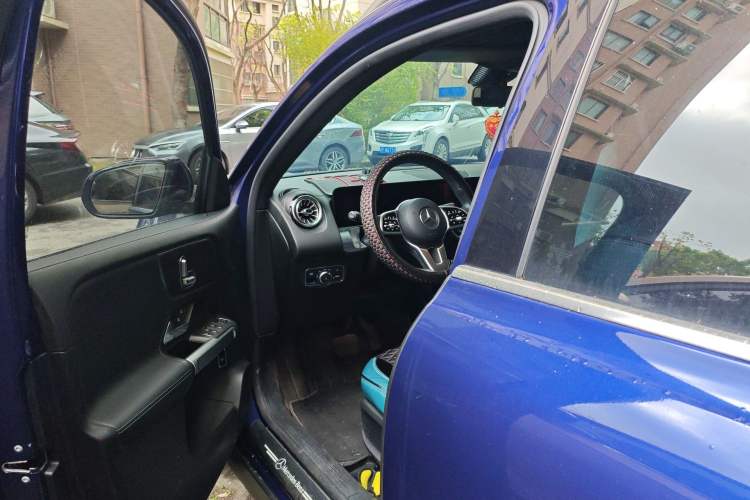 Used Mercedes-Benz GLB 2021 GLB 200 Dynamic Edition Driver Seat