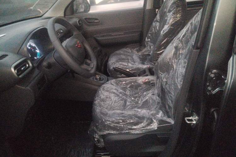 Used Wuling Hongguang New Energy 2024 All-Electric Model 300KM Practical Version