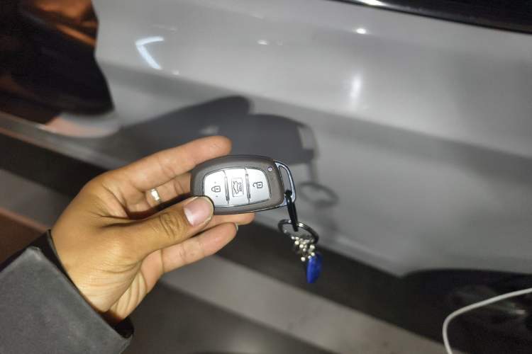 Used Hyundai Elantra (5th Generation / Langdong) 2015 1.6L Automatic Luxury Model Vehicle Key