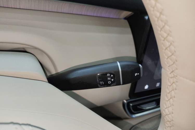 Used Deepal S09 2025 Four-Wheel Drive Ultra+ Custom Edition
