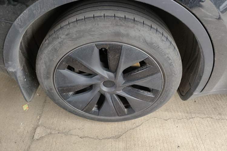 Used Tesla Model Y 2023 Rear-Wheel-Drive Version
