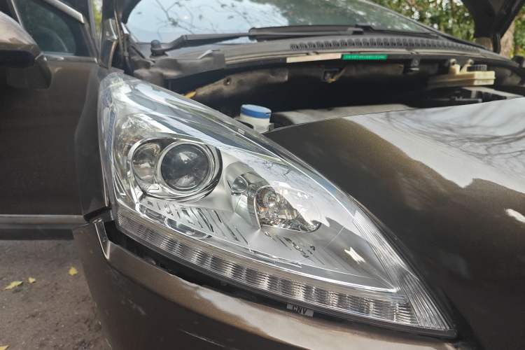 Used Peugeot 3008 2013 2.0L Automatic Trend Edition Right Front Headlight