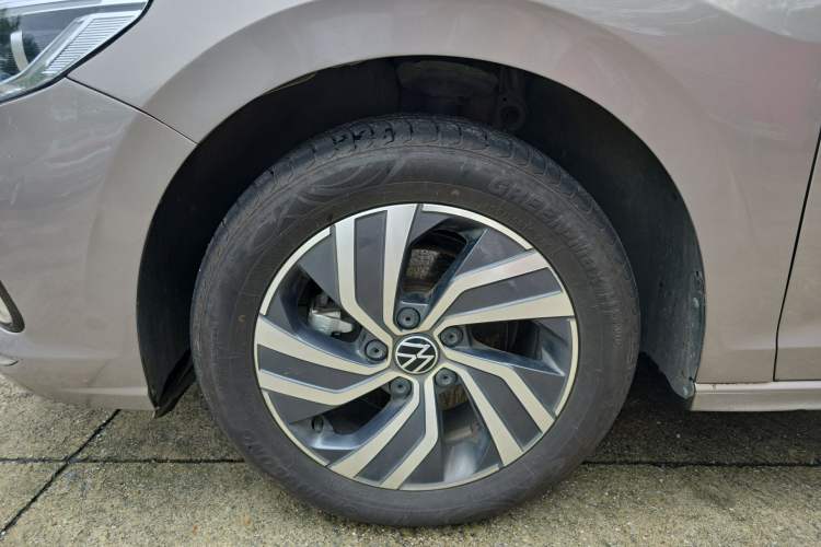 Used Volkswagen Bora 2023 200TSI DSG Enjoyment Edition Left Front Wheel Hub