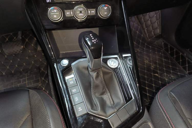 Used Volkswagen Tayron 2019 330TSI Two-Wheel Drive Luxury Model China VI Standard Gear Lever