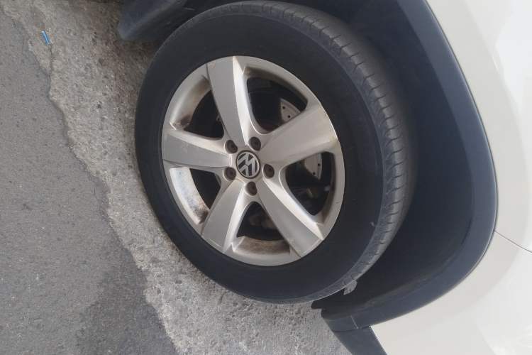 Used Volkswagen Tiguan 2013 1.8 TSI Automatic Two-Wheel Drive Comfort Edition Right Front Wheel Hub