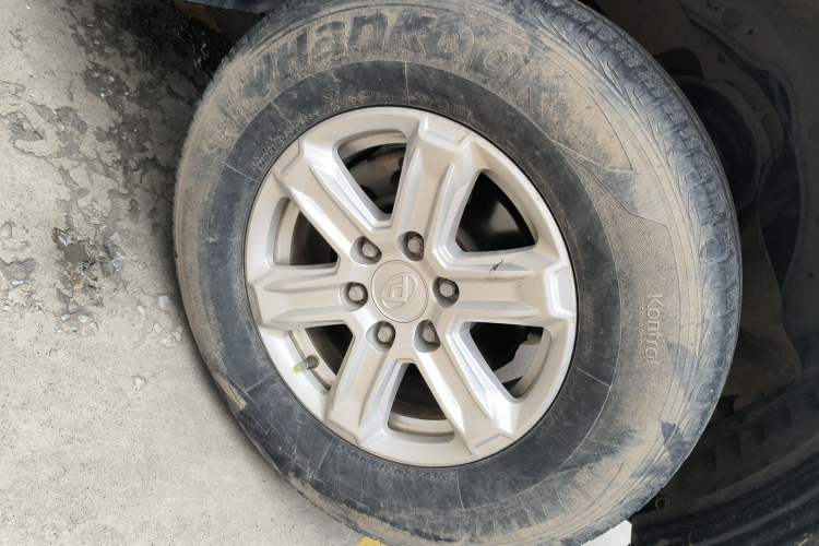 Used SAIC MAXUS T60 2017 2.4L Gasoline Manual Transmission Two-Wheel Drive High Ground Clearance Comfort Edition Standard Cabin
