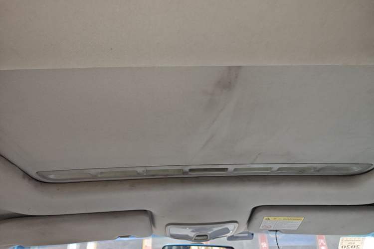 Used Roewe 350 2015 1.5L Automatic Luxury Sunroof Edition