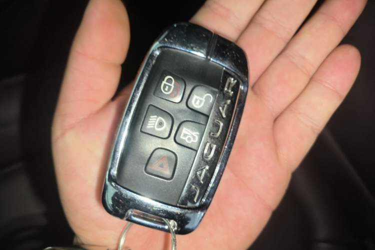 Used Jaguar XFL 2020 XFL 2.0T P200 Two-Wheel-Drive Rally Flag Edition
