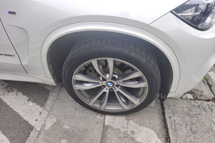Used BMW X5 2018 xDrive35i M Sport Edition Right Front Wheel Hub