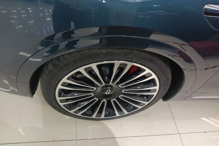 Used Hima AITO M9 2024 All-Electric Ultra Version 100 kWh 6-Seater Model Left Front Wheel Hub