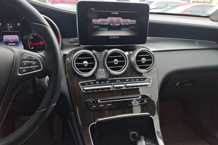 Used Mercedes-Benz GLC 2017 GLC 260 4MATIC Luxury Model
