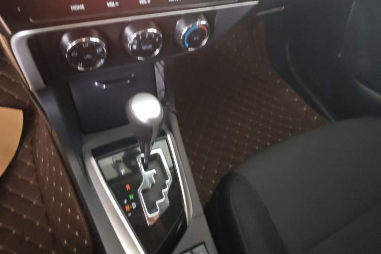Used Toyota Corolla 2017 Revised Version 1.2T S-CVT GL-i Gear Lever