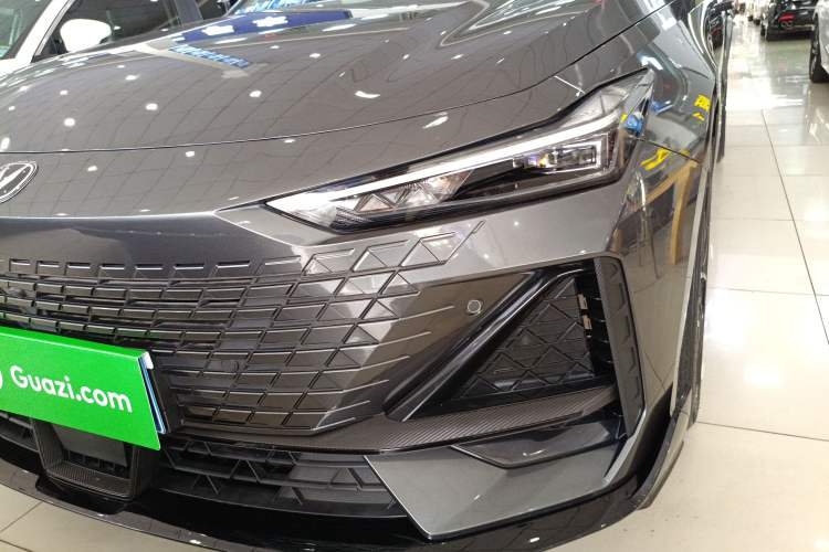 Used CHANGAN UNI-V 2023 1.5T Sport Edition
