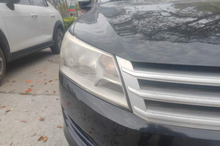 Used Volkswagen Santana 2013 1.6L Manual Fashion Edition Right Front Headlight