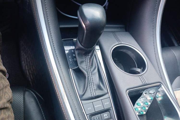 Used Toyota Avalon 2023 Dual-Motor 2.5L XLE Prestige Edition