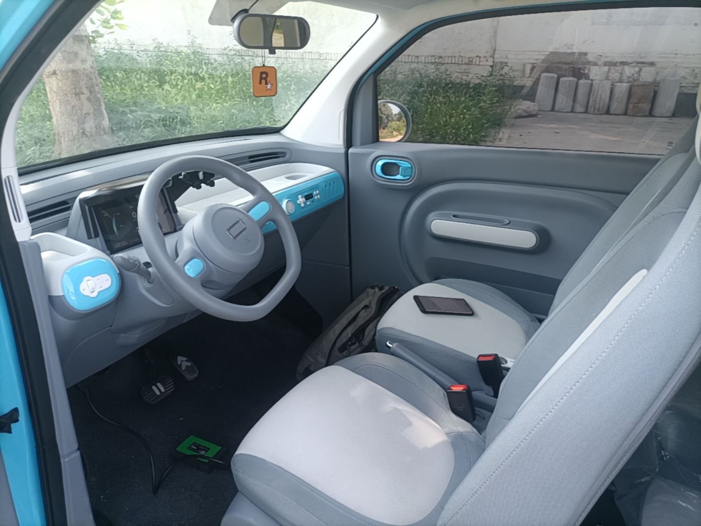 À l’intérieur du véhicule (avant)