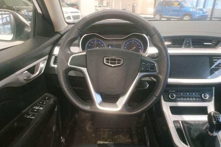 Used Geely Auto Vision 2019 Upgraded Model 1.5L Manual Luxury Version China VI Standard