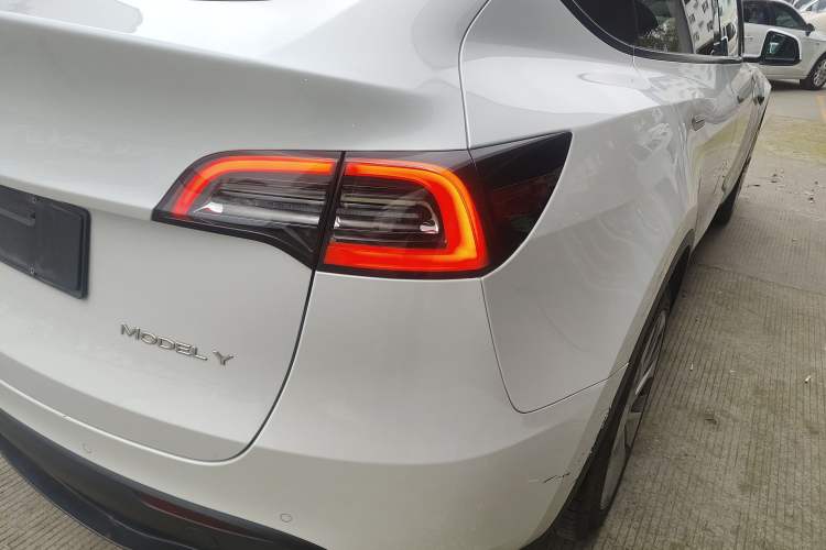 Used Tesla Model Y 2021 Standard Range Rear-Wheel Drive Version
