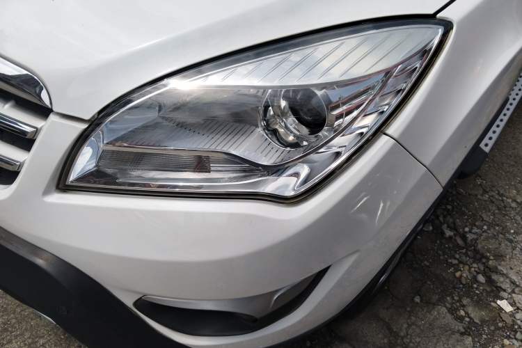 Used CHANGAN CS35 2015 1.6L Manual Luxury Model China IV Standard Left Front Headlight