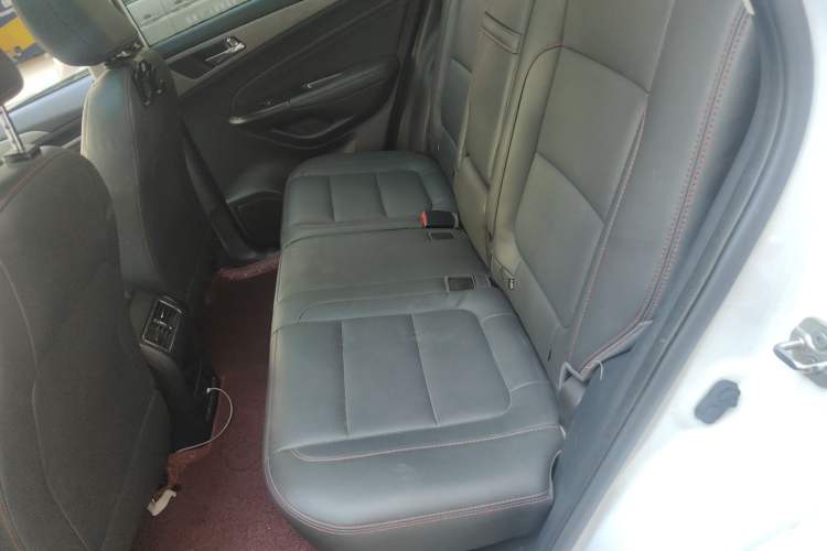 Used CHANGAN CS75 2017 Shangkui Edition 1.5T Automatic Fengxiang Model
