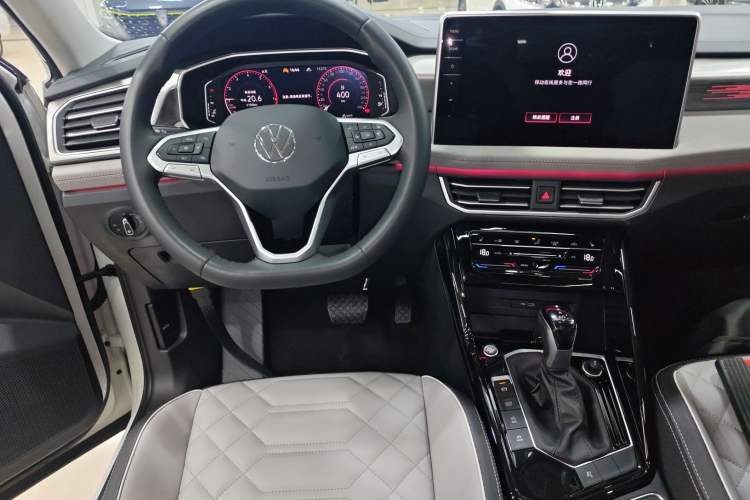 Used Volkswagen Tayron 2023 330TSI Two-Wheel-Drive R-Line High-Energy Version Audio And AC Panel