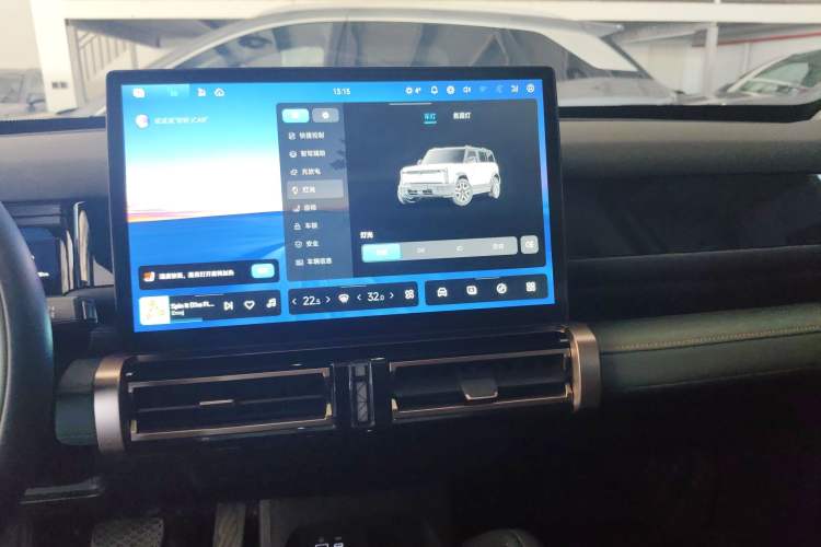 Used iCAR 03 2024 501km Four-wheel Drive Long-Range Advanced Version