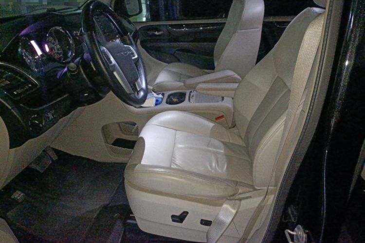 Used Chrysler Grand Voyager 2013 3.6L Luxury Edition Left Front Seat