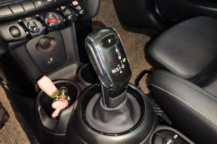 Used MINI 2020 1.5T COOPER Classic Edition Gear Lever