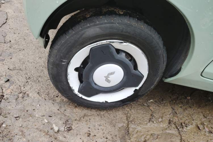 Used Wuling Hongguang MINIEV 2021 Macaron Premium Model – Lithium Iron Phosphate