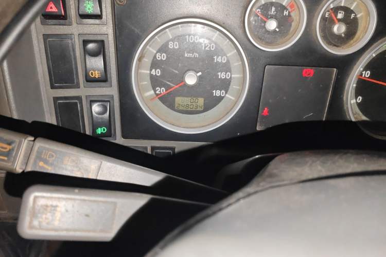 Used Iveco Daily 2012 2.5T-A35 Logistics Version 1 Mid-Roof
