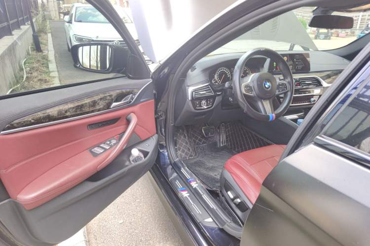 Used BMW 5 Series 2018 Restyled 530Li Leading Edition M Sport Package
