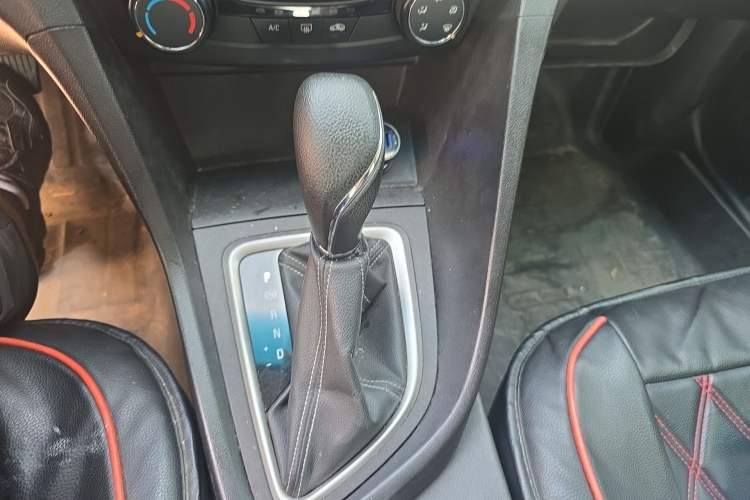 Used Buick GT 2018 18T Automatic Elite Model Gear Lever