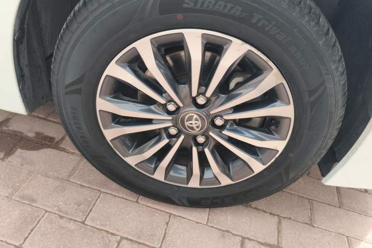 Used Toyota Corolla 2017 Revised Version 1.2T S-CVT GL-i Right Front Wheel Hub