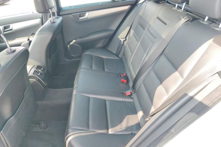 Used Mercedes-Benz C-Class 2011 C 200 Fashion Travel Edition
