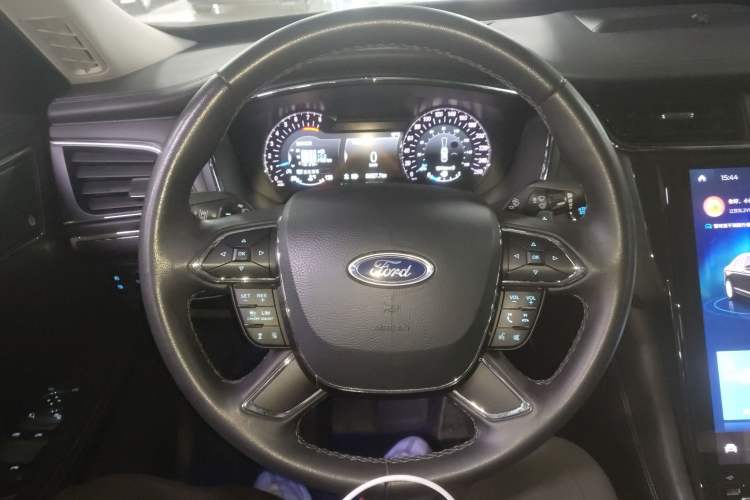 Used Ford Taurus 2019 EcoBoost 245 Premium Edition Steering Wheel