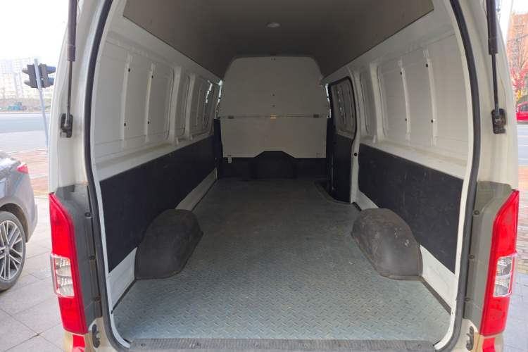 Used Foton Scenic G7 2020 2.4L Commercial Version Long Wheelbase High-Roof 2-Seat Van China VI Emission Standard 4K22D4M
