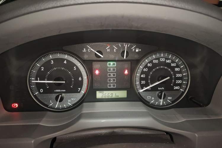 Used Toyota Land Cruiser 2018 4.0 Iron-Wheel Refrigerator Basic Electric Base Version—Middle East