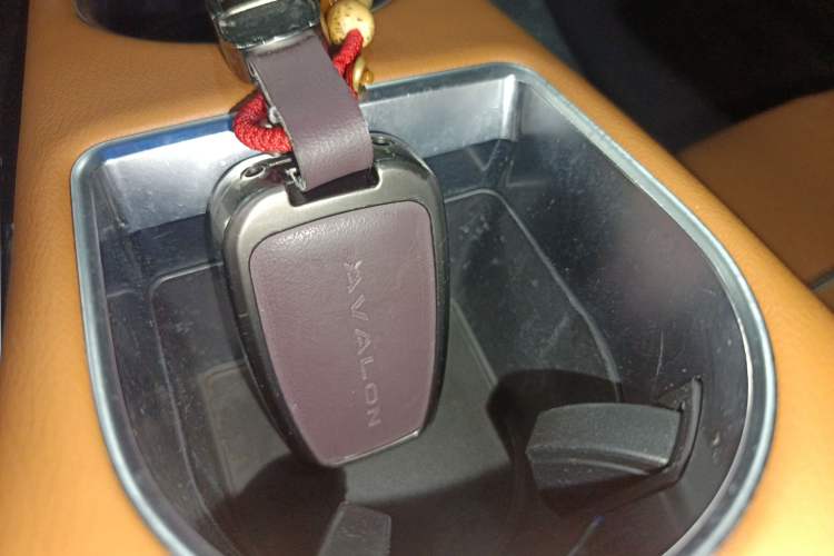 Used Toyota Avalon 2019 2.5L Touring Premium Version China VI Standard Vehicle Key