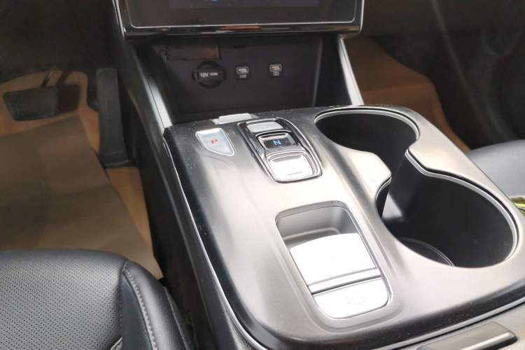 Used Hyundai Tucson 2023 Tucson L 1.5T Automatic Two-Wheel Drive GLX Elite Edition Gear Lever