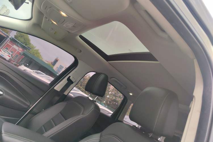 Used Ford Kuga 2018 Facelifted EcoBoost 180 Two-Wheel-Drive Platinum Wing Edition Headliner